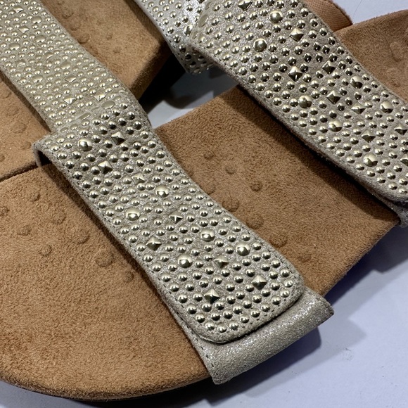 Vionic SAMOA Gold adjustable Sandals W8. NWOT only tried on inside - Picture 3 of 4